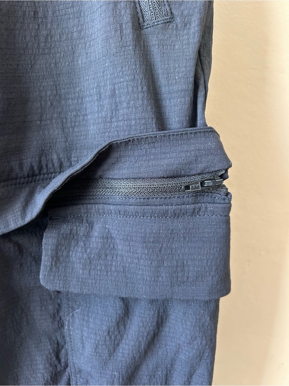 Athleta 3 in 1 Black Belted Trekkie Convertible Hike Pants Size 6 - Picture 12 of 16